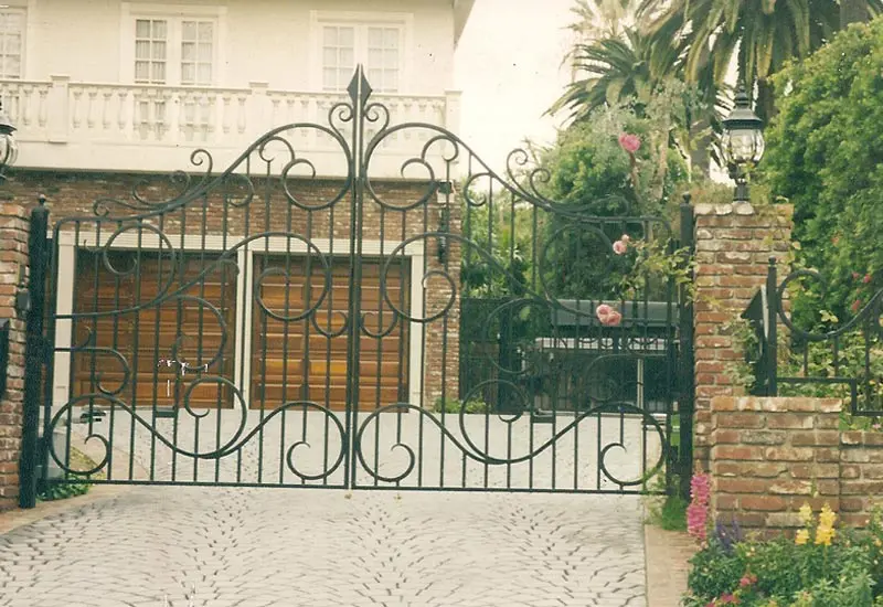 Custom Iron Gate Installation Service in Villa Park